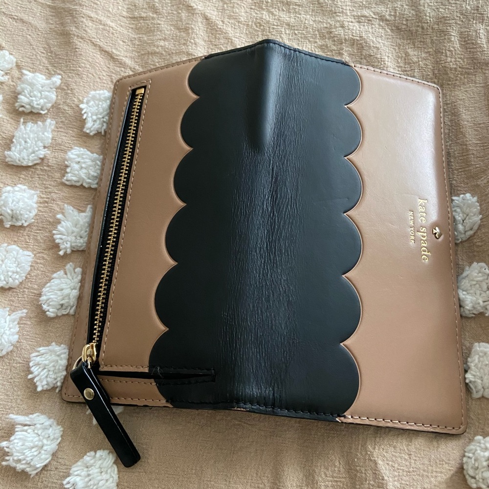 Kate Spade Wallet - Picture 3 of 3